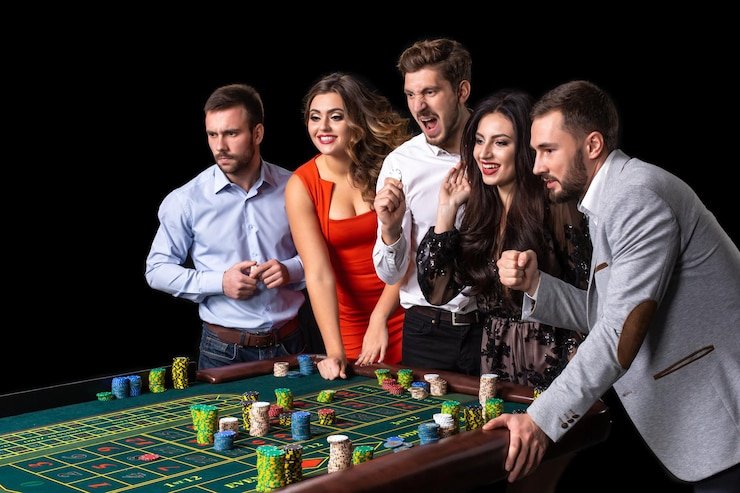 ligabola mobile app displaying live match scores and casino tables side by side